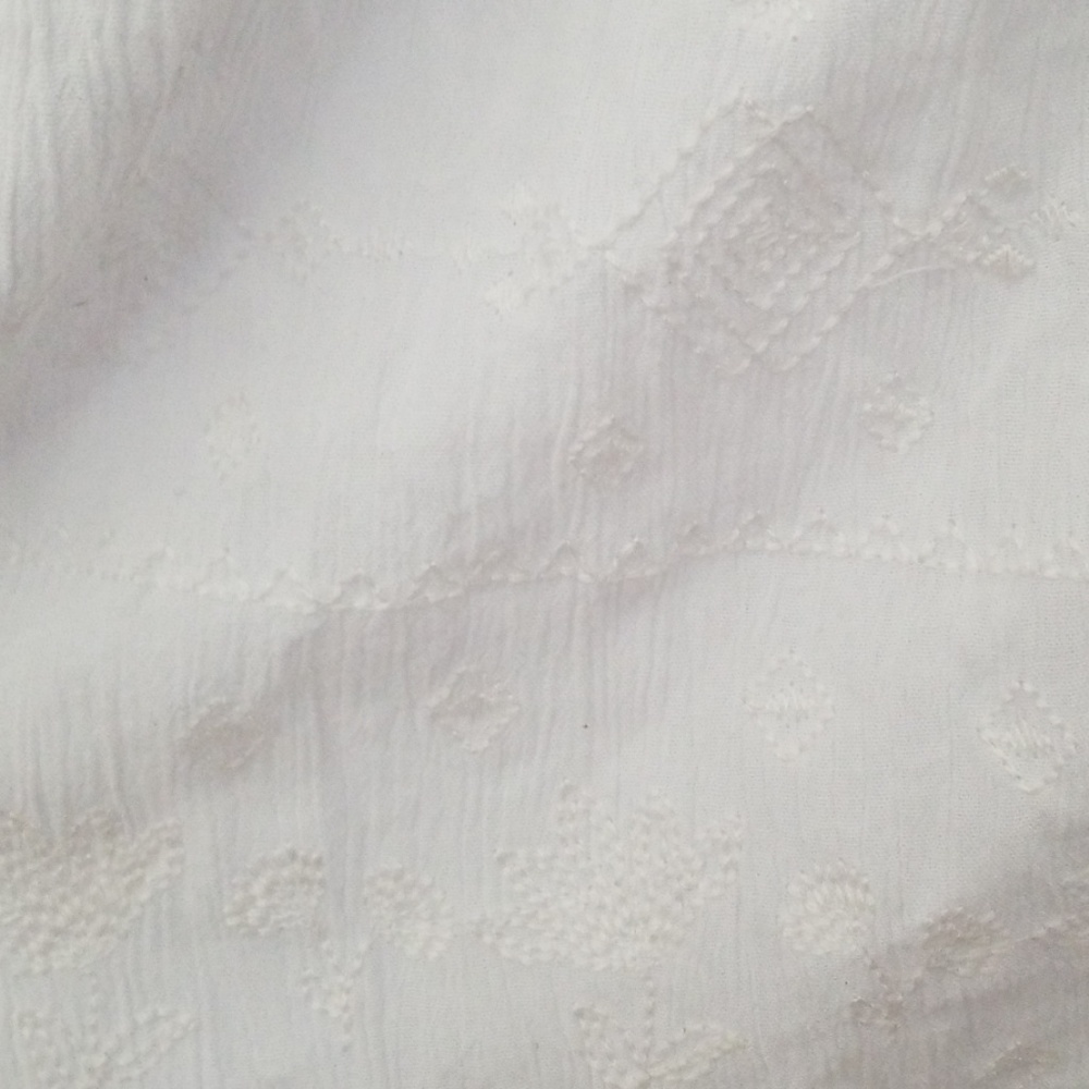 Embroidered blouse - Picture 3 of 4